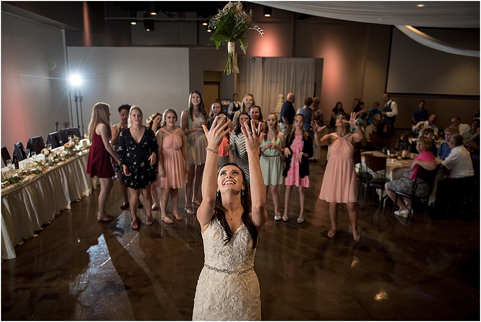 Bouquet toss at A View On State Omaha